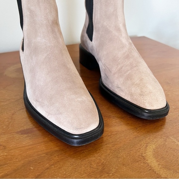 Aeyde • Simone 40 Suede Chelsea Boots ankle lug sole taupe beige snip square toe - Picture 11 of 14